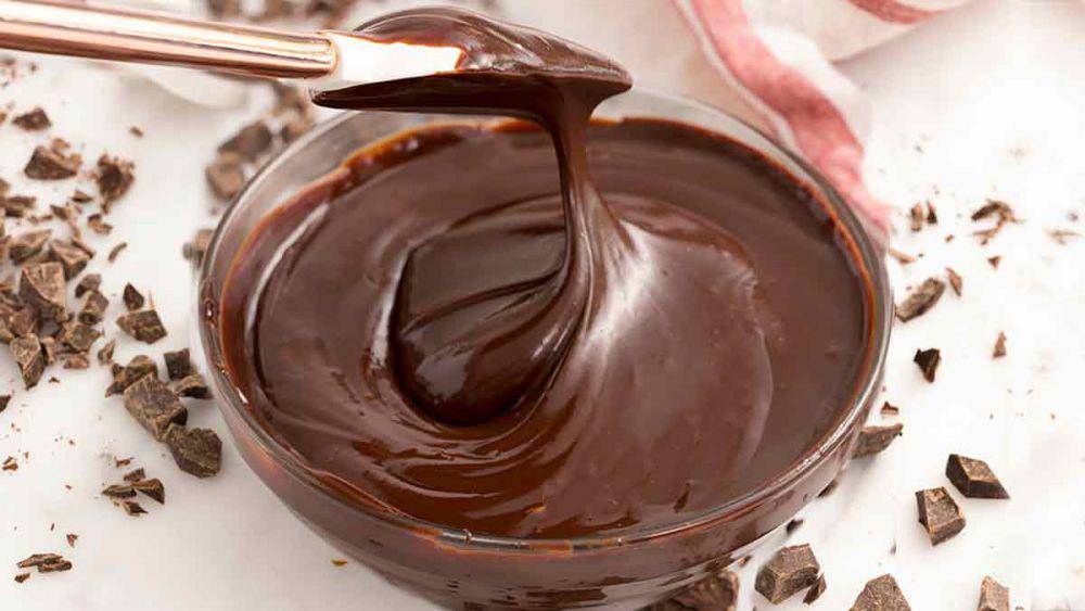 ilustrasi ganache coklat. (preppykitchen.com)