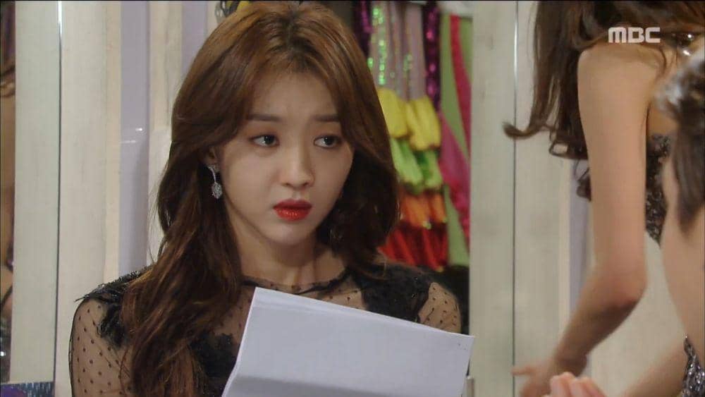 Jang Hee Jin di drama You Are Too Much (dok. MBC/You Are Too Much)