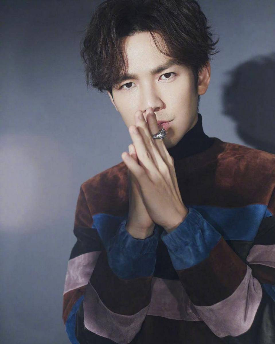Wallace Chung (instagram.com/zhonghanliang.th)