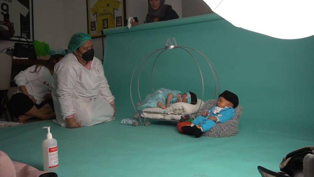pemotretan baby Leslar dan Guzelim (YouTube.com/ALIMARGIN CHANNEL)