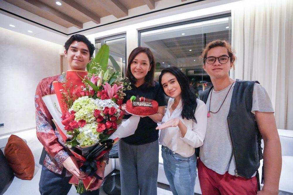 Moment ulang tahun Maia Estianty (instagram.com/maiaestiantyreal)