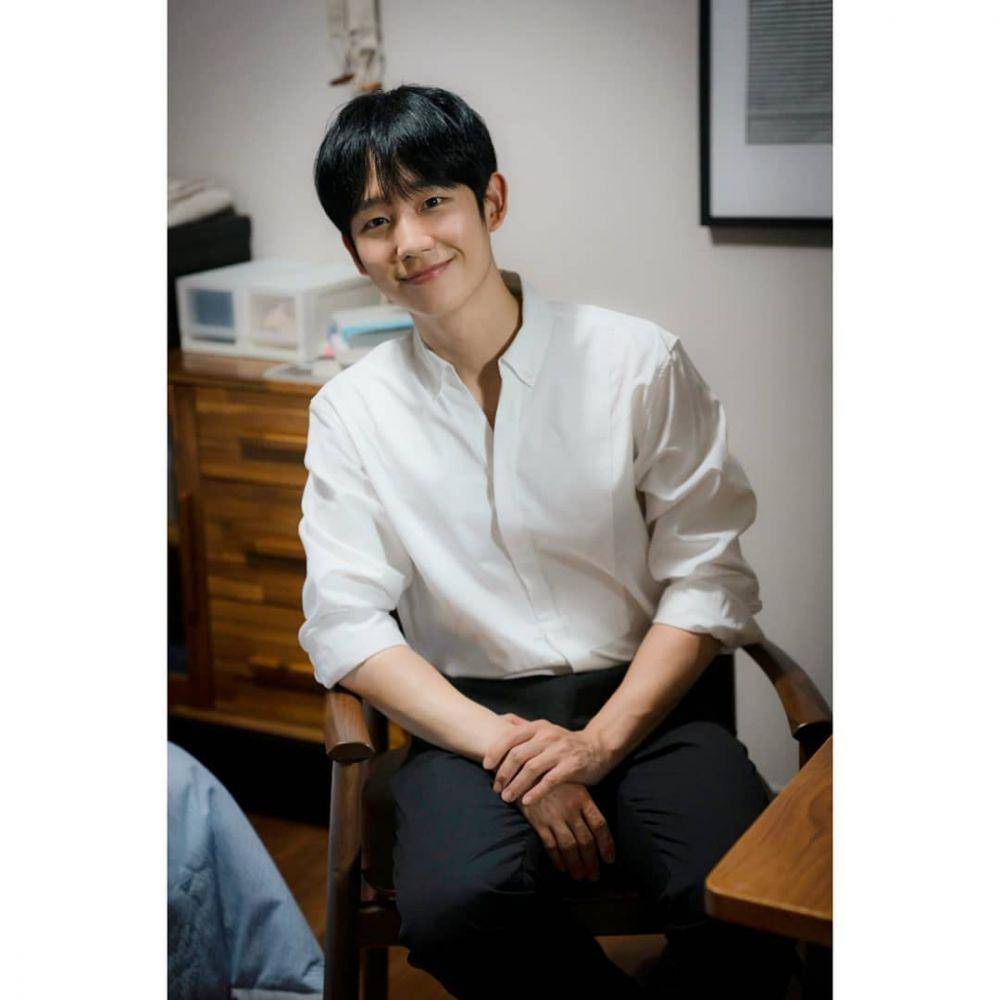 Jung Hae In (instagram.com/holyhaein)