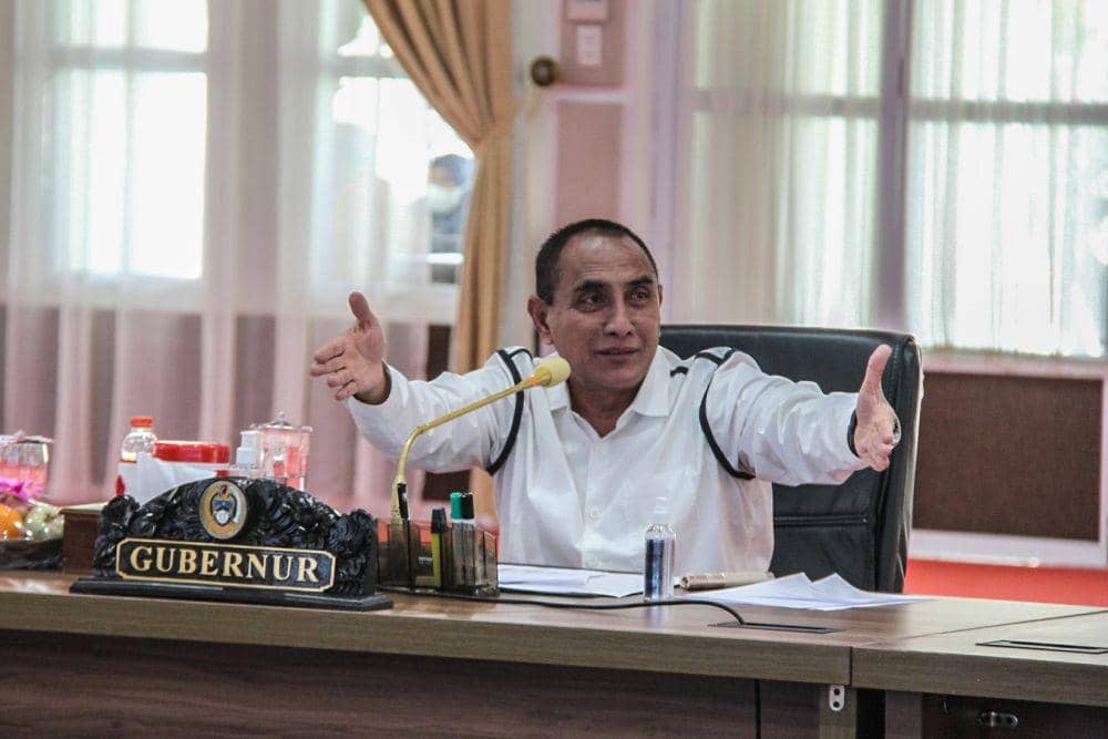 Gubernur Sumatera Utara (Sumut) Edy Rahmayadi menggelar pertemuan dengan para wartawan bersama seluruh pimpinan organisasi perangkat daerah (OPD) Pemerintah Provinsi (Pemprov) di Aula Tengku Rizal Nurdin, Rumah Dinas Gubernur, Jalan Jenderal Sudirman Nomor 41 Medan, Jumat (28/1). (DISKOMINFO SUMUT)