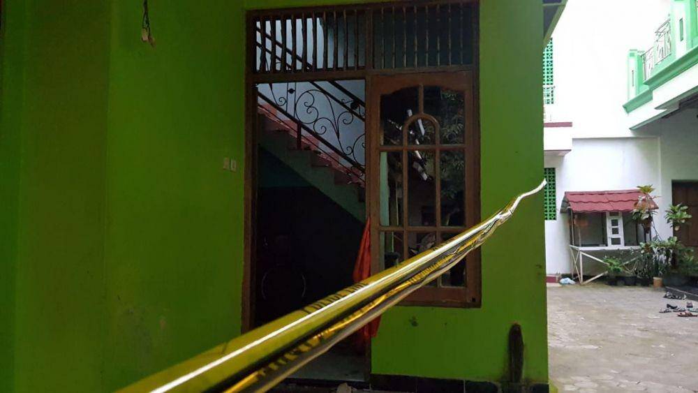 Garis police line dipasang di Ponpes Darul Masryuh Grobogan. (Dok Humas Polda Jateng)