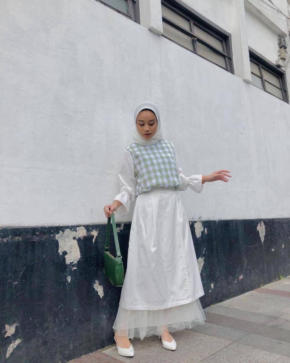 OOTD rok ala Narya Rahma. (instagram.com/naryarahma)