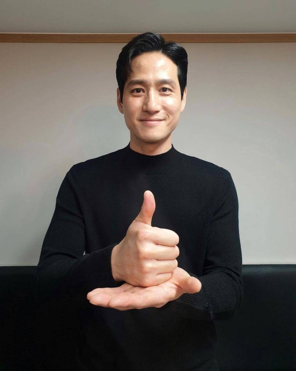 Park Hae Joon (instagram.com/pleoent)