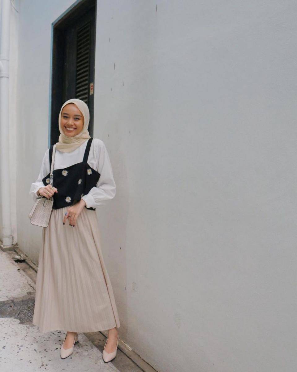 OOTD rok ala Narya Rahma. (instagram.com/naryarahma)