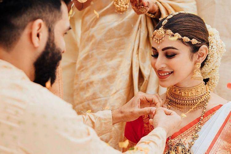 pernikahan Mouni Roy (instagram.com/imouniroy)