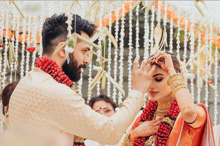 pernikahan Mouni Roy (instagram.com/imouniroy)