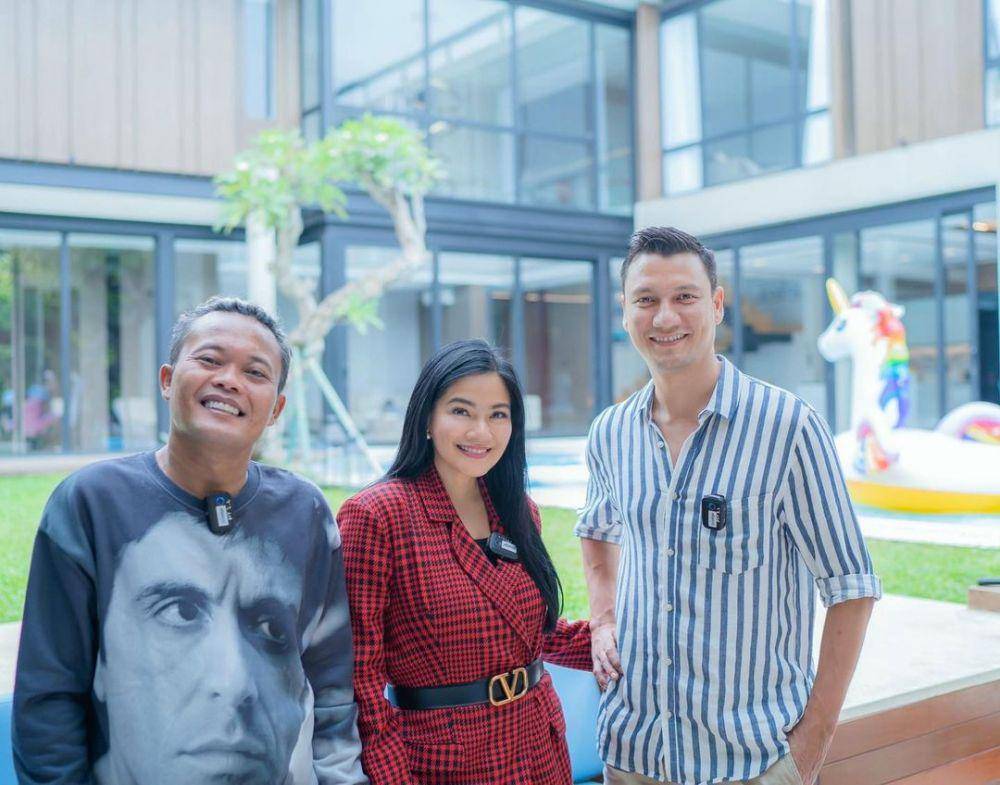 potret Sule berkunjung ke rumah Titi Kamal (instagram.com/titi_kamall)