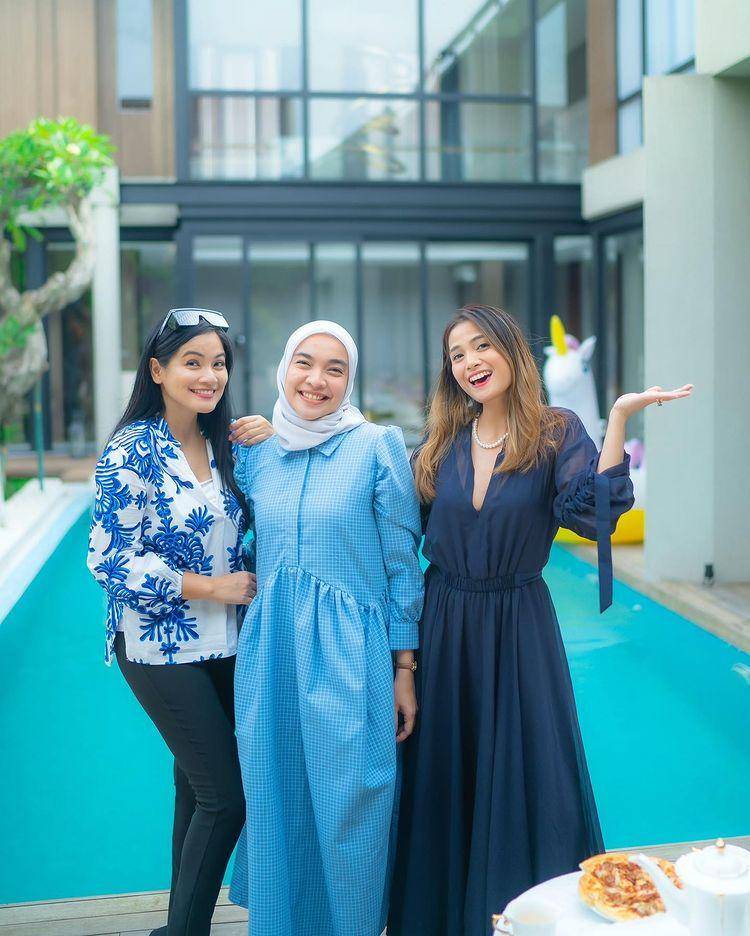 potret Acha Septriasa dan Tika Bravani berkunjung ke rumah Titi Kamal (instagram.com/titi_kamall)