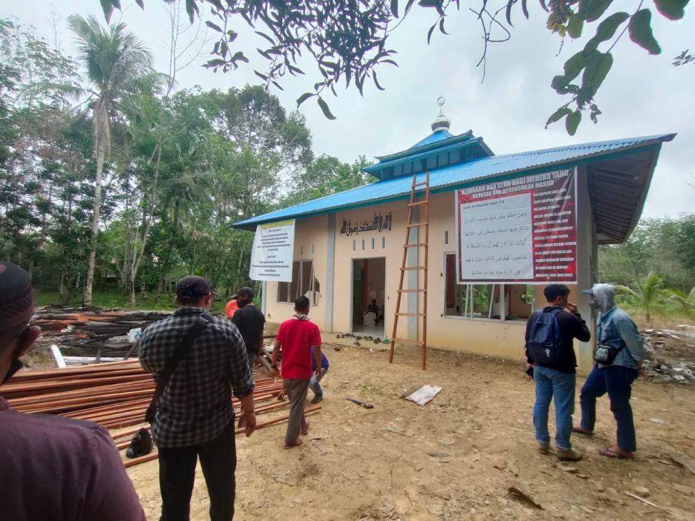 YLBHI Kecam Pembongkaran Paksa Masjid Ahmadiyah di Sintang (Sc: YLBHI)