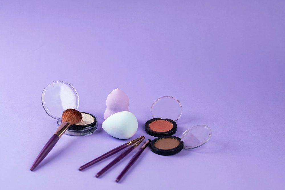 ilustrasi make up (pexels.com/mariacamilacast)