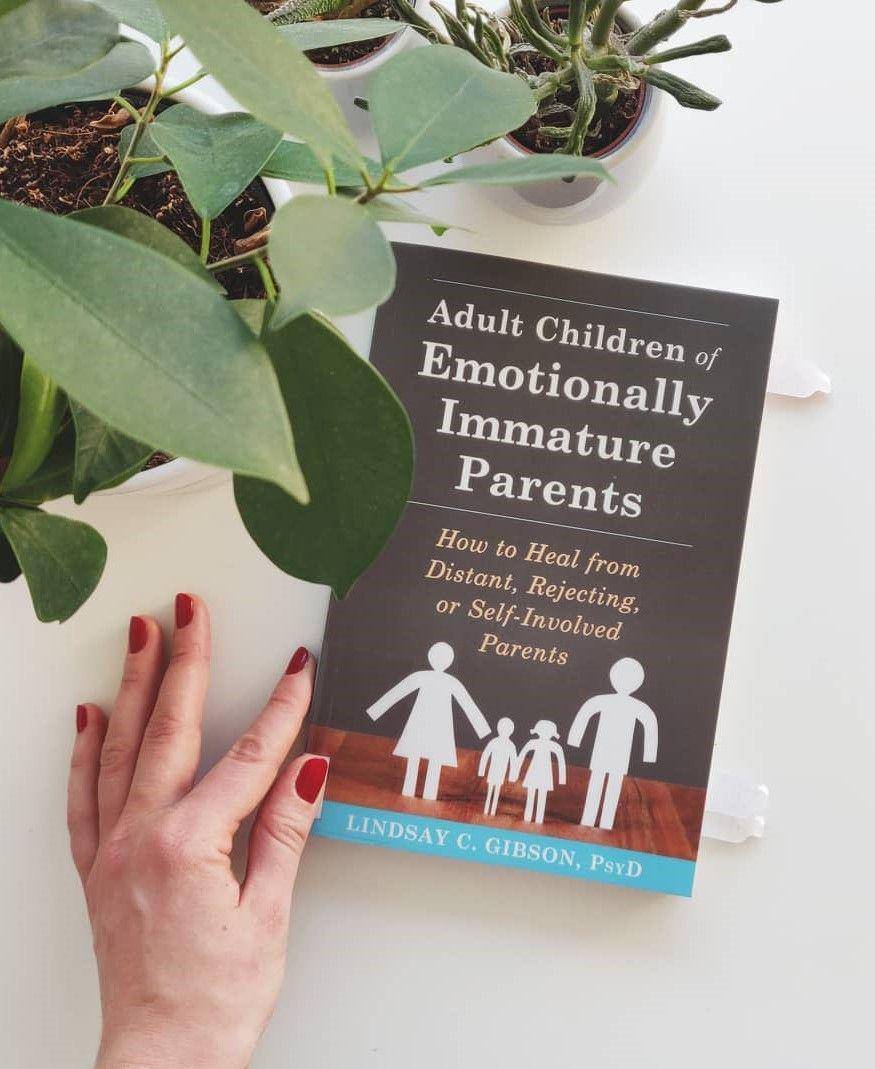 buku Adult Children of Emotionally Immature Parents oleh Lindsay C. Gibson (instagram.com/vilijareads)