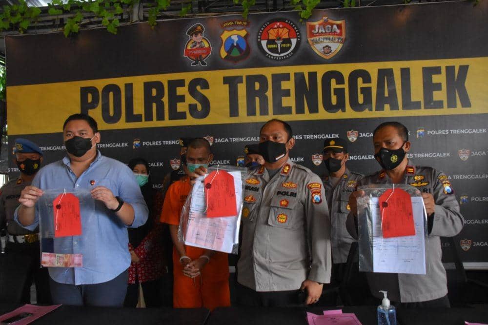 Polisi tunjukkan barang bukti , IDN Times/ istimewa