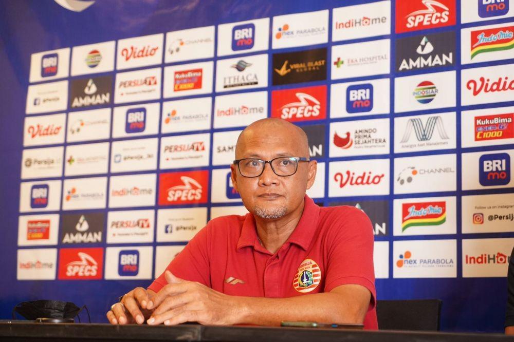 Kondisi Menurun, Pelatih Persija Dilarikan ke Rumah Sakit