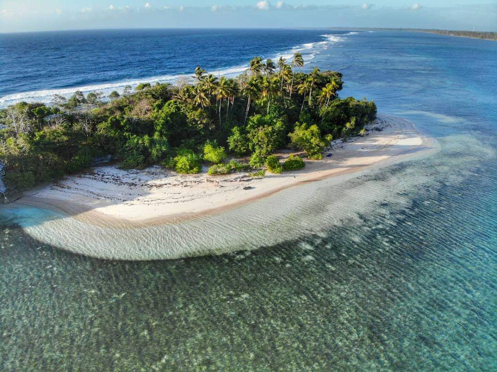 5 Pulau di Indonesia dengan Keindahan Bawah Laut yang Memukau