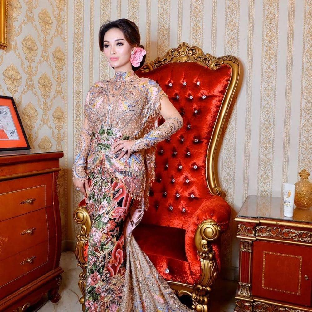 Zaskia Gotix (instagram.com/zaskia_gotix)