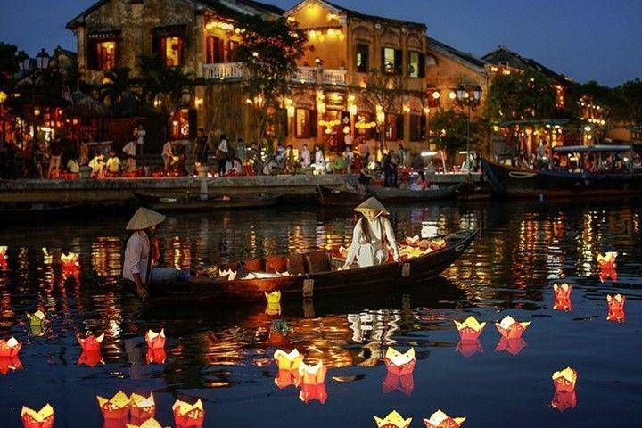 Hoi An Lantern Festival (instagram.com/linger.travel.sabbaticals)