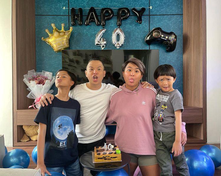 9 Potret Ernest Prakasa Ultah Ke-40, sang Putri Tulis Surat Menyentuh