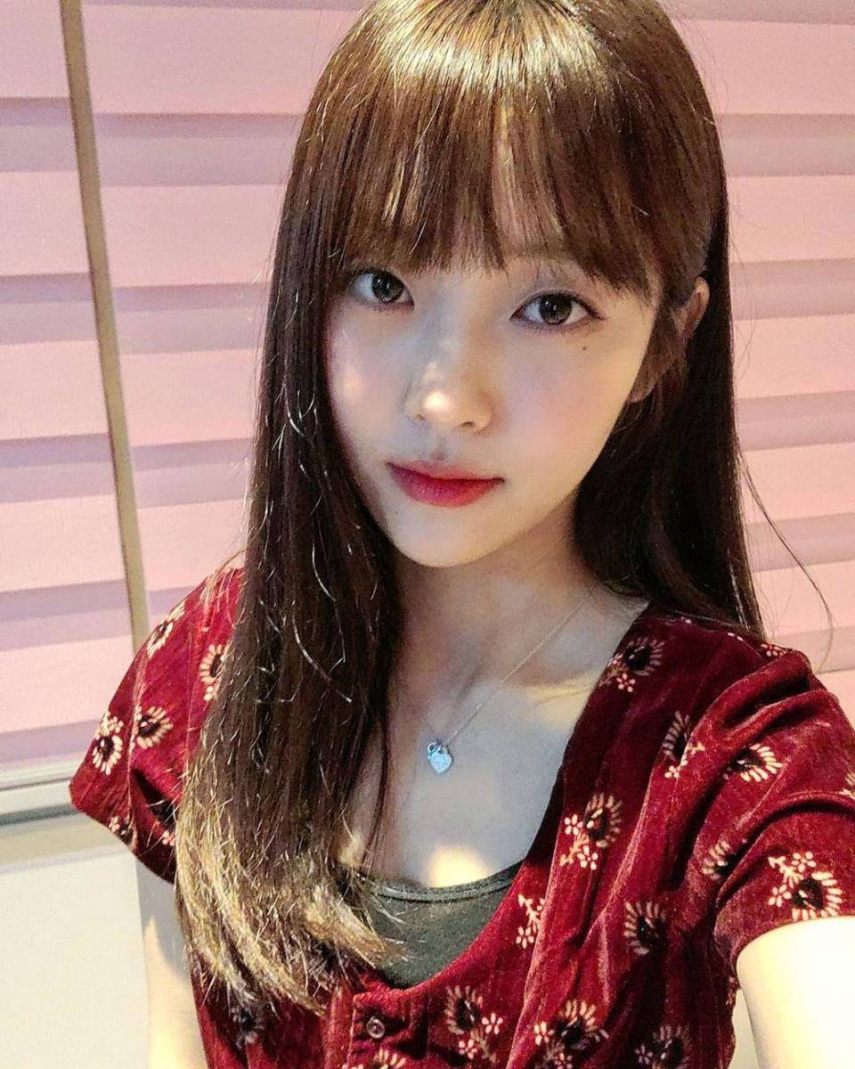 Hong Seung Hee (instagram.com/sxungxhee)
