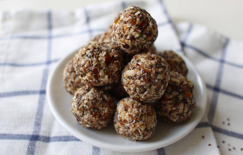 ilustrasi kue kacang kurma (pixabay.com/Monfocus)