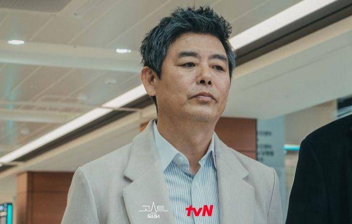 Sung Dong Il di drama Ghost Doctor (instagram.com/tvn_drama)