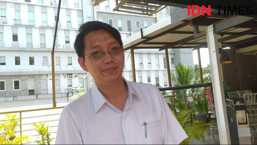 Andry, warga Makassar keturunan Tionghoa yang berkarir sebagai PNS. IDN Times/Asrhawi Muin