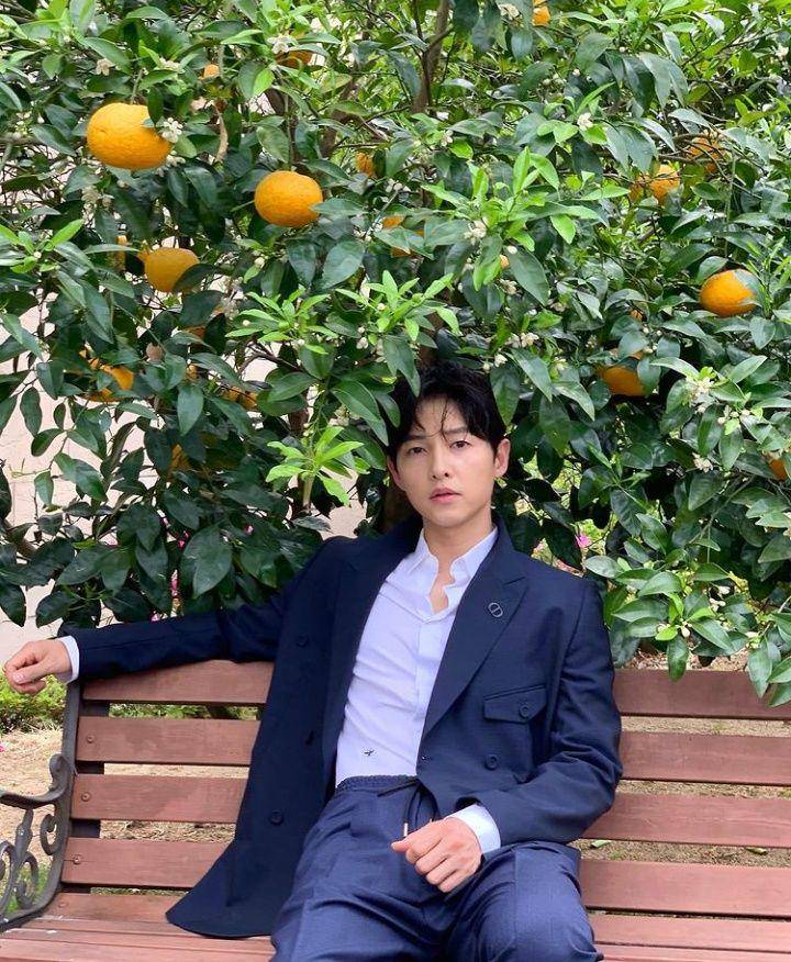 Song Jong Ki (instagram.com/hi_songjoongki)