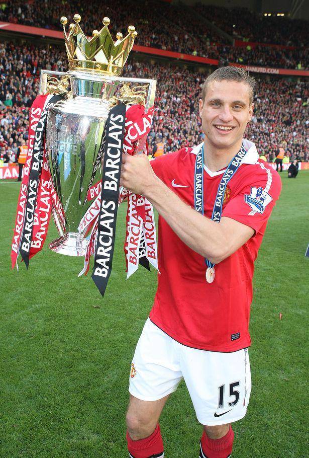 Nemanja Vidic menjadi juara Premier League bersama Manchester United. (firstsportz.com)