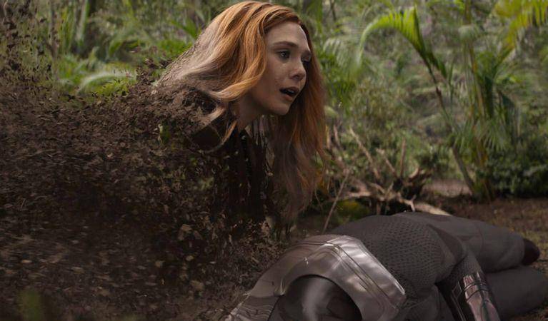 Scarlet Witch menjadi korban Thanos di Avengers: Infinity War (dok. Marvel Studios/Avengers: Infinity War)
