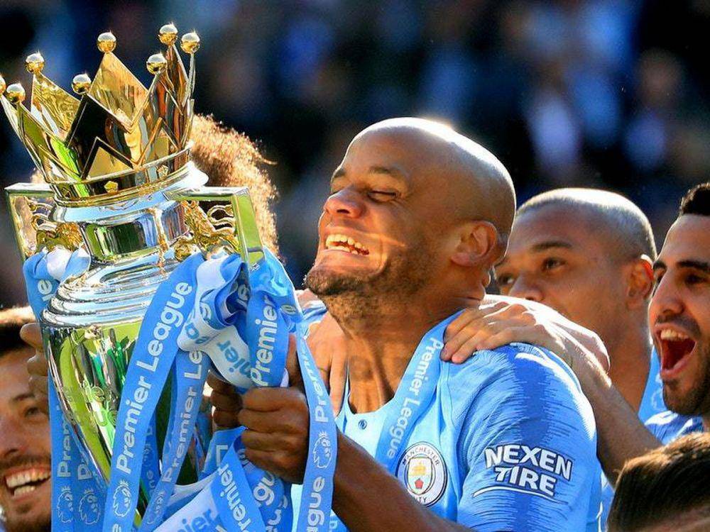 Vincent Kompany menjadi juara Premier League bersama Manchester City. (expressandstar.com)