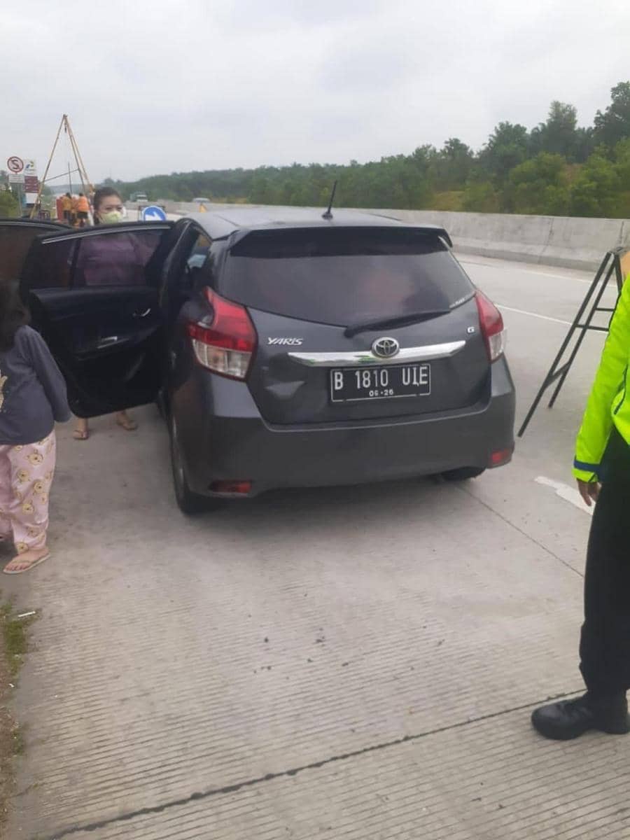 Kecelakaan di Jalan Tol Trans Sumatra ruas Lampung kembali terjadi. Kali ini, melibatkan dua kendaraan berlokasi di KM 234+000 Jalur A, Jalan Toll Ruas Terpeka. (Dok. Hutama Karya).