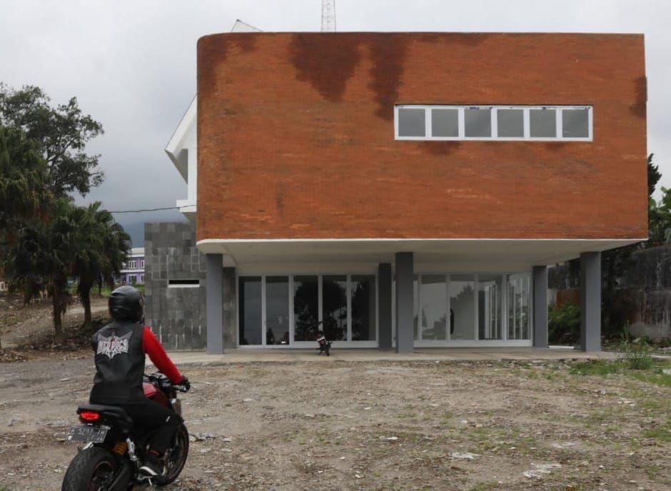 Tembok Bangunan Baru SMA di Karanganyar Abal-abal, Ditendang Jebol