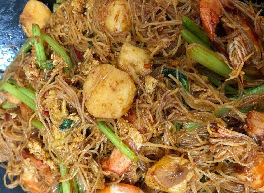 ilustrasi memasak bihun goreng seafood (instagram.com/sammiehomemade)