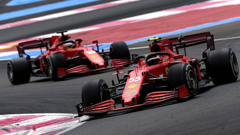 Carlos Sainz dan Charles Leclerc (formula1.com)