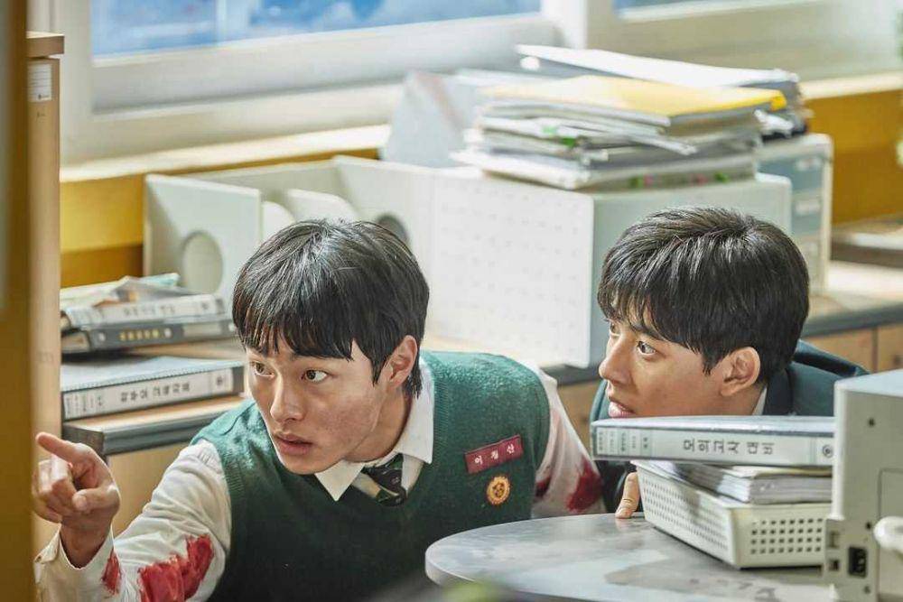 Yoon Chan Young dan Park Solomon di drama All of Us Are Dead (instagram.com/yooncy1)