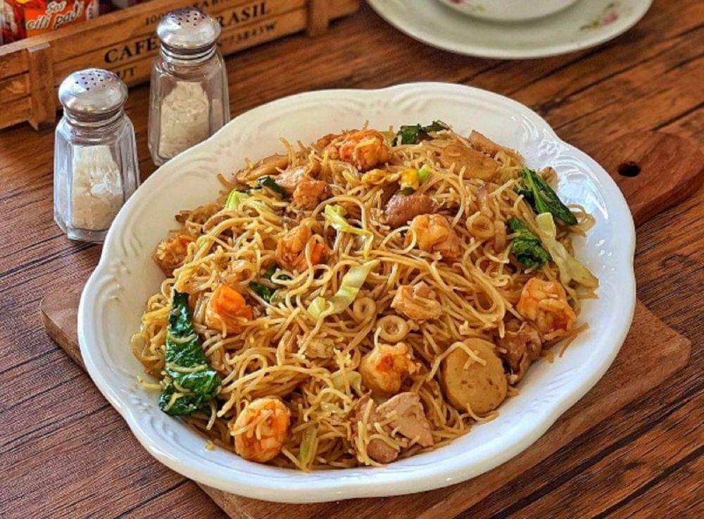 ilustrasi bihun goreng seafood (instagram.com/koh_aming)