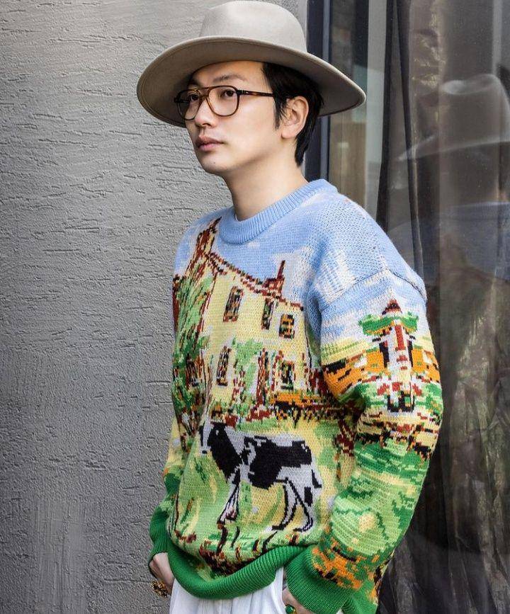 Lee Dong Hwi (instagram.com/keyeastofficial)