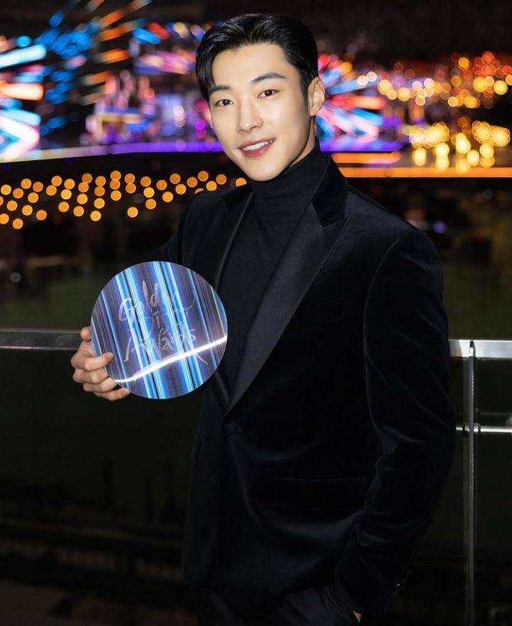 Woo Do Hwan (instagram.com/keyeastofficial)
