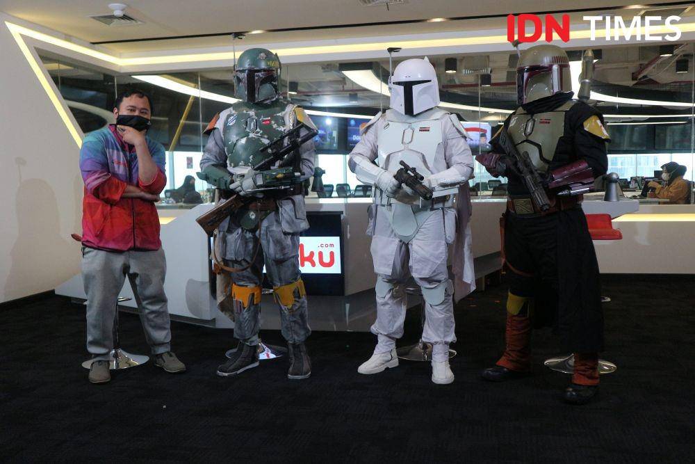 Kostum yang terinspirasi dari karakter Boba Fett karya anggota Mando’an Bounty Hunter Tribes (IDN Times/Anastasia Desire)