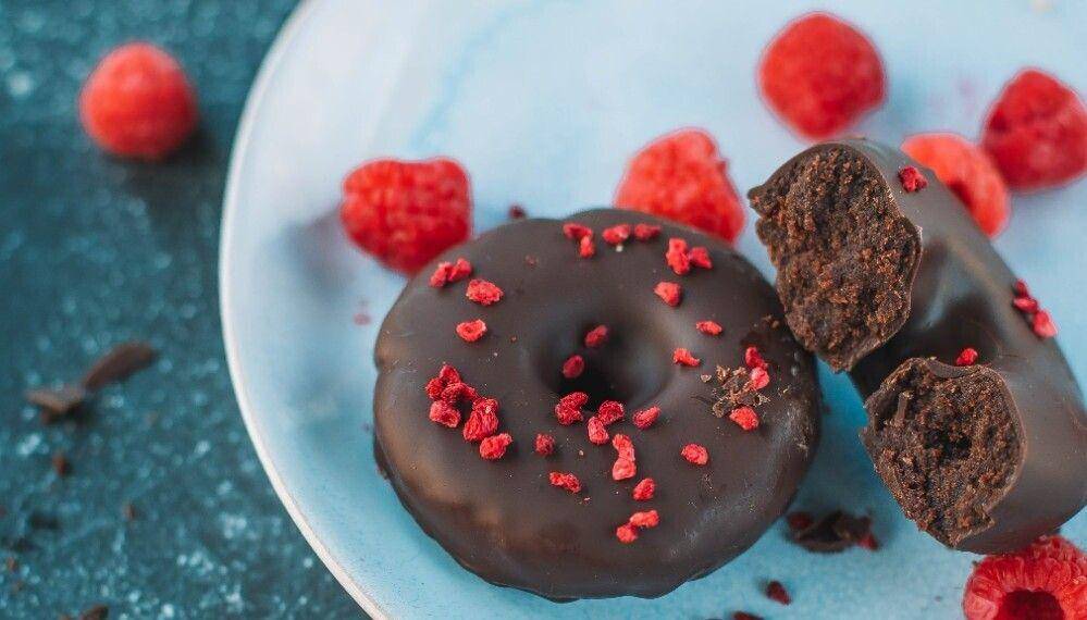 ilustrasi donat brownies kukus (pexels.com/Valeria Boltneva)