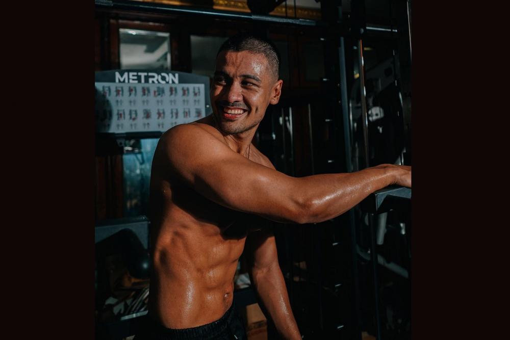 9 Potret Chicco Jerikho Waktu Olahraga, Kok Bikin Berdebar Ya?