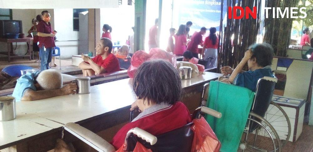 Imlek di Panti Jompo, Elly Menanti Keluarga yang Tak Kunjung Tiba