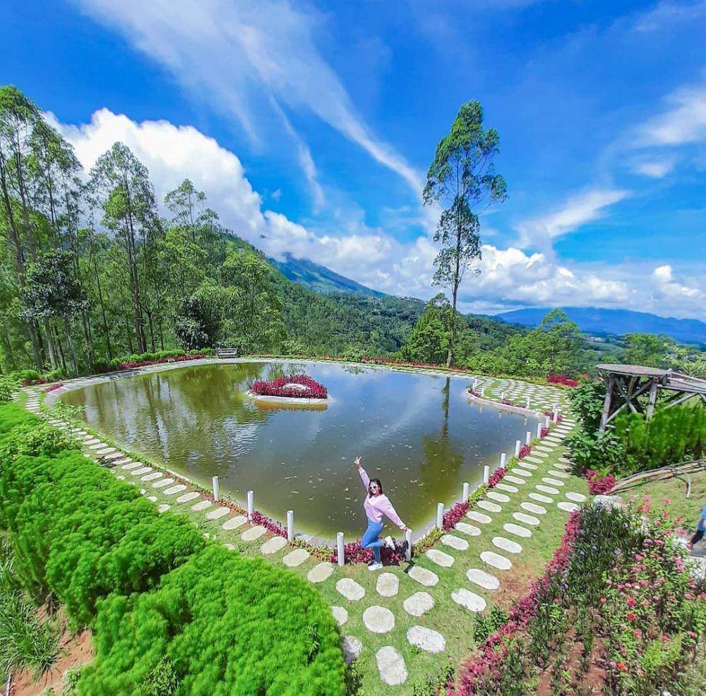 Bukit Nirwana (instagram.com/exploremalangraya)