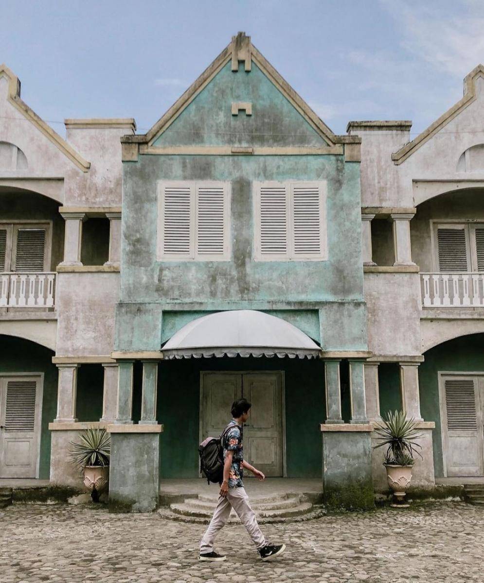 Studio Alam Gamplong (instagram.com/heysal___)