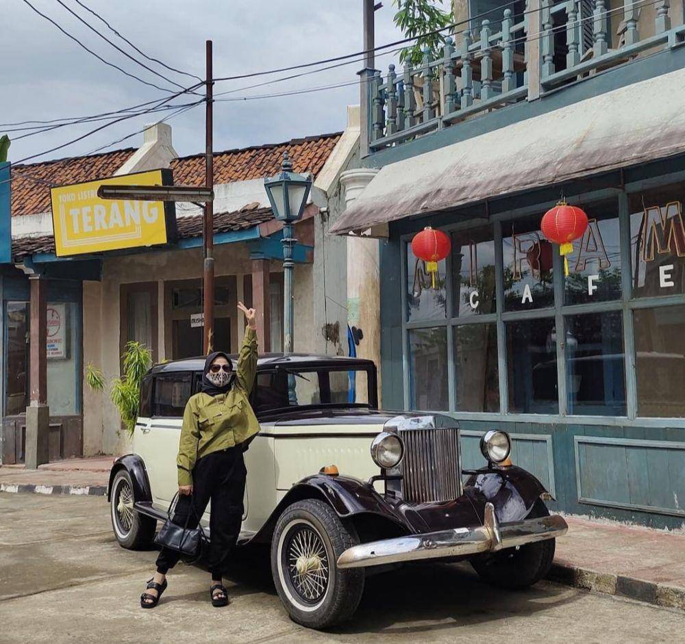Studio Alam Gamplong (instagram.com/seroja5250)