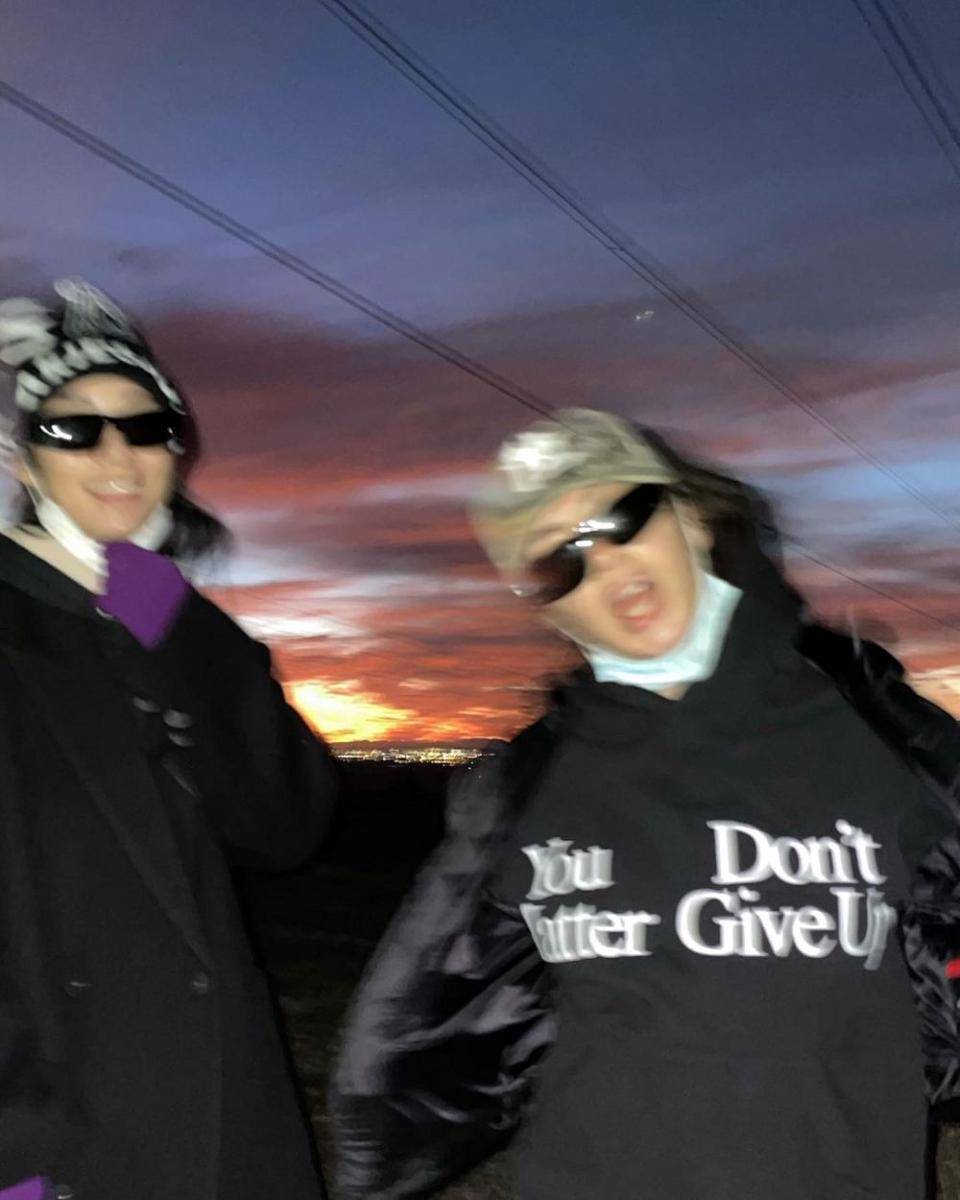 Rina Sawayama dan Charli XCX (instagram.com/charli_xcx)