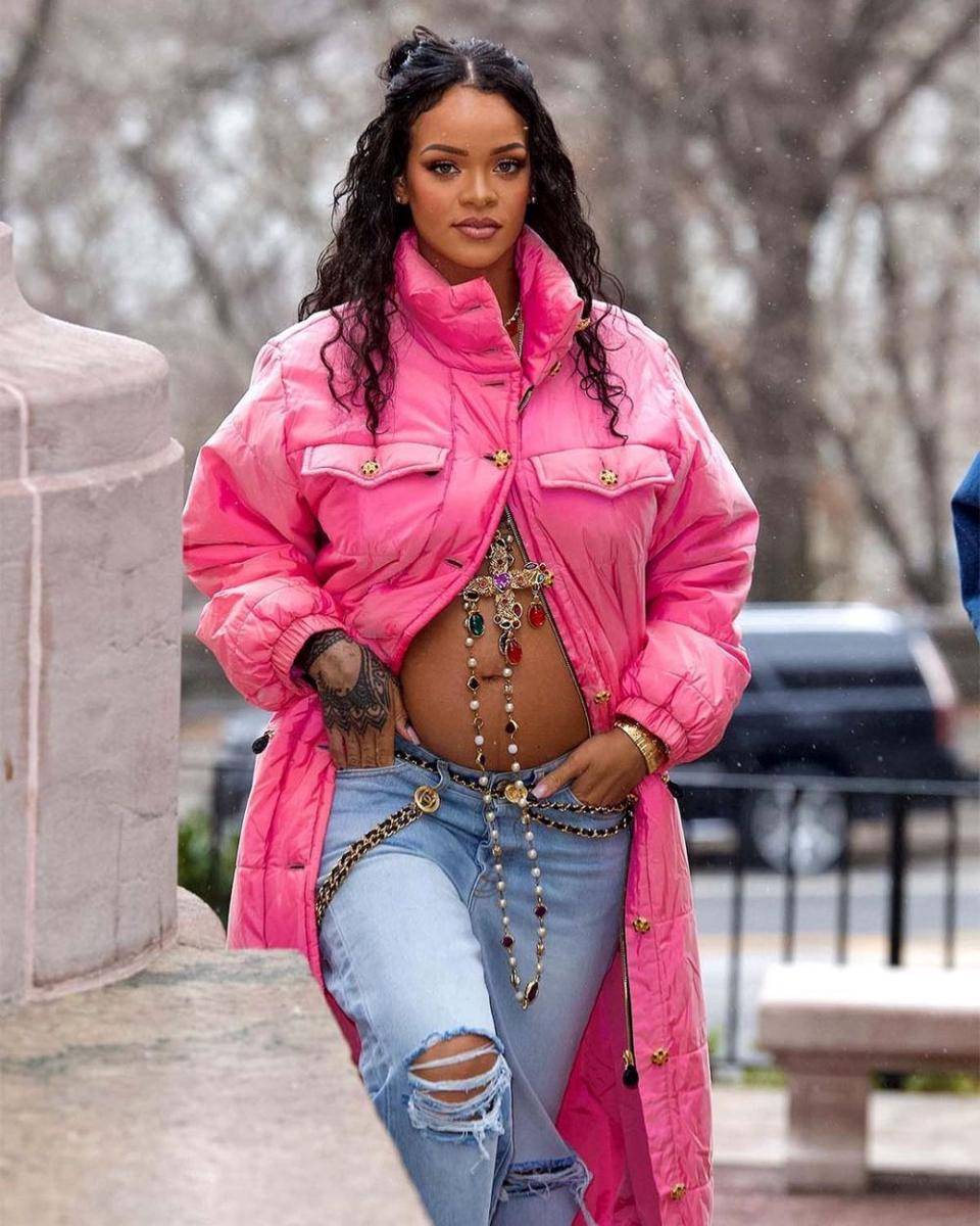 Rihanna (instagram.com/usweekly)