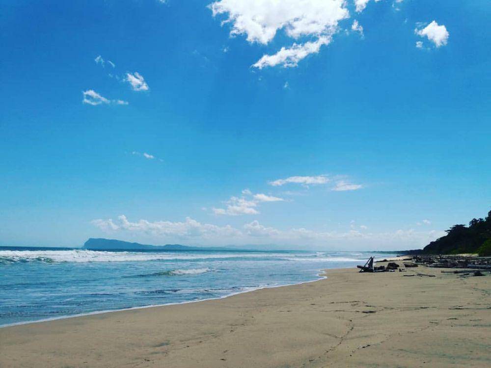 potret pesona Pantai Trianggulasi (instagram.com/hrdntaptr)